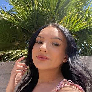 Meet your Posher, Ally